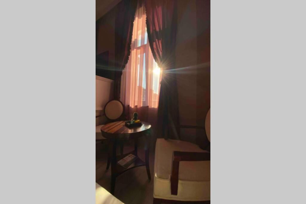 Budoir Royal Apartment Oradea Eksteriør bilde